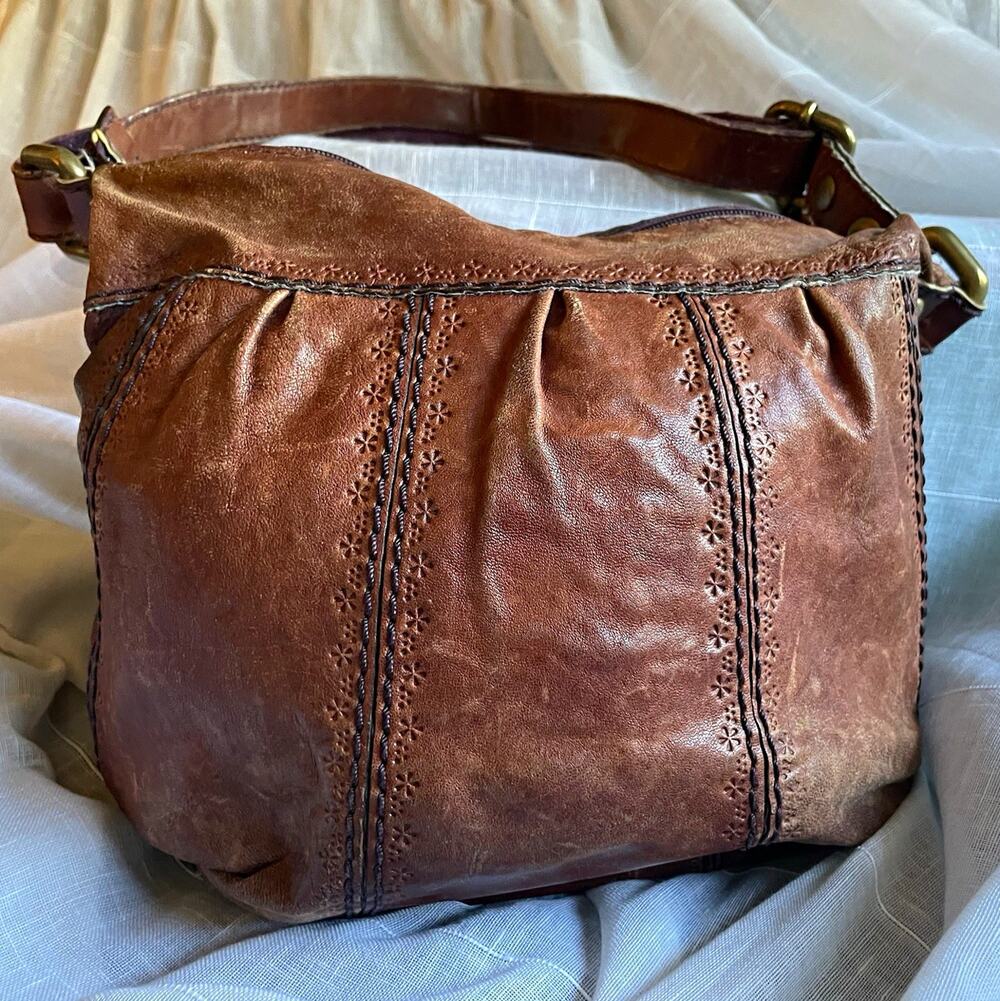 Fossil Brown Shoulder Bag Zip Closure Floral Lined Inner Pockets Gold Hardware